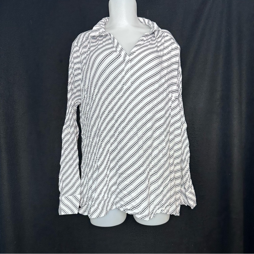 Lane Bryant Women's 18 White and Grey Striped Long Sleeve Collared Henley